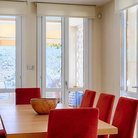 4 Bedroom Andromeda With Private Infinity Pool, Aphrodite Hills Villa *