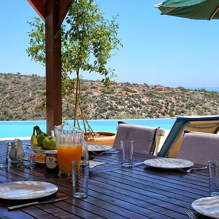 4 Bedroom Andromeda With Private Infinity Pool, Aphrodite Hills Villa *