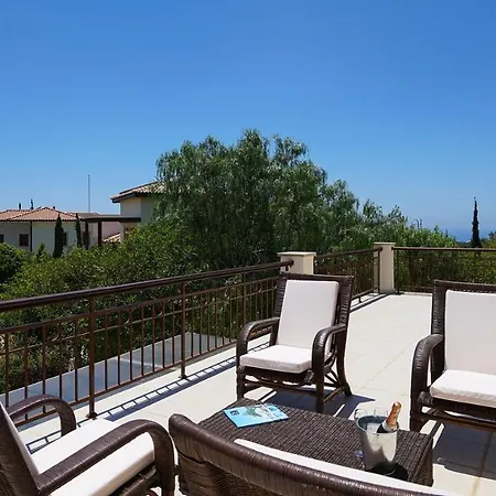 4 Bedroom Andromeda With Private Infinity Pool, Aphrodite Hills