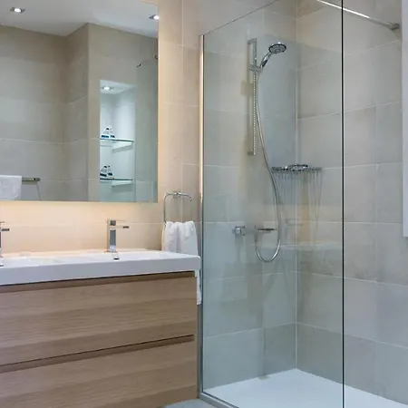 4 Bedroom Andromeda With Private Infinity Pool, Aphrodite Hills * קוקליה