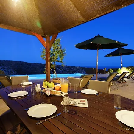 4 Bedroom Andromeda With Private Infinity Pool, Aphrodite Hills וילה *